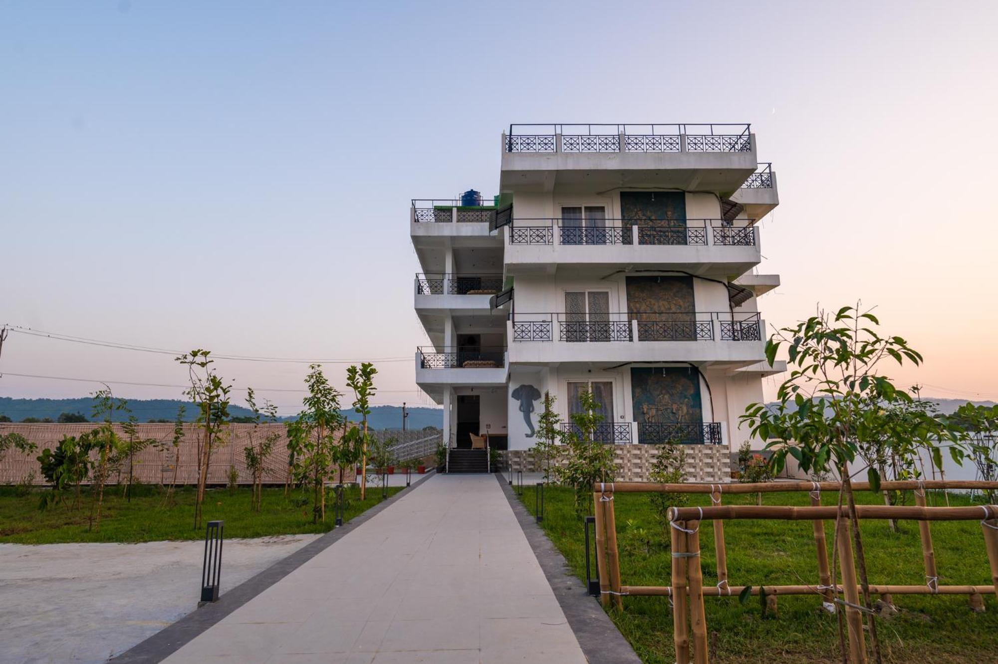 Hotel The Kaziranga Address Esterno foto